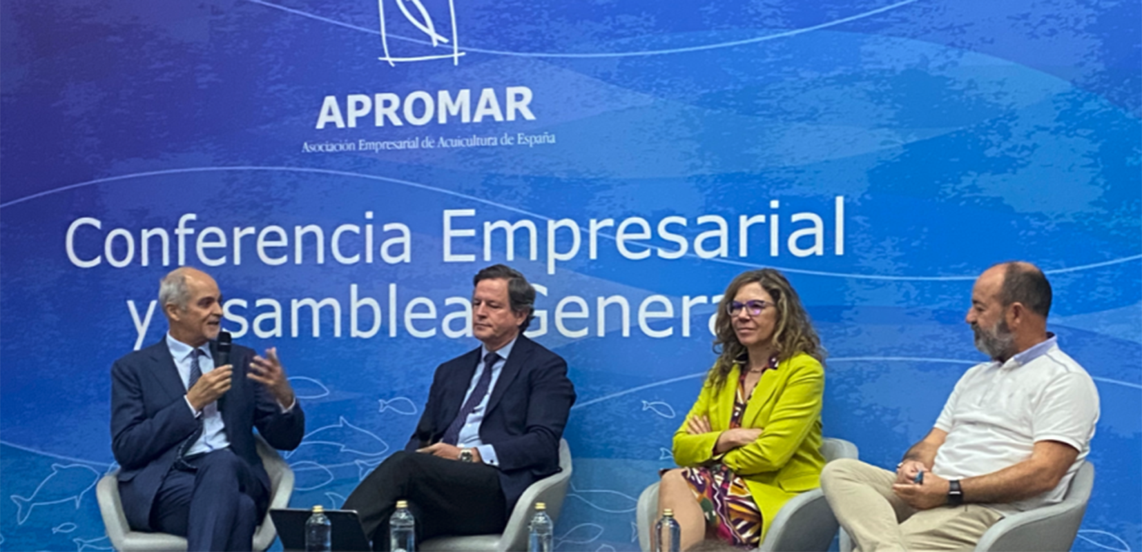 Representantes de la cadena de valor del mar.