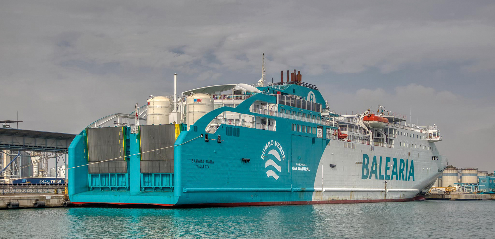 Balearia en España apuesta por buques duales propulsados por LNG y Gasoil Marino / Autor: Harbourpilot