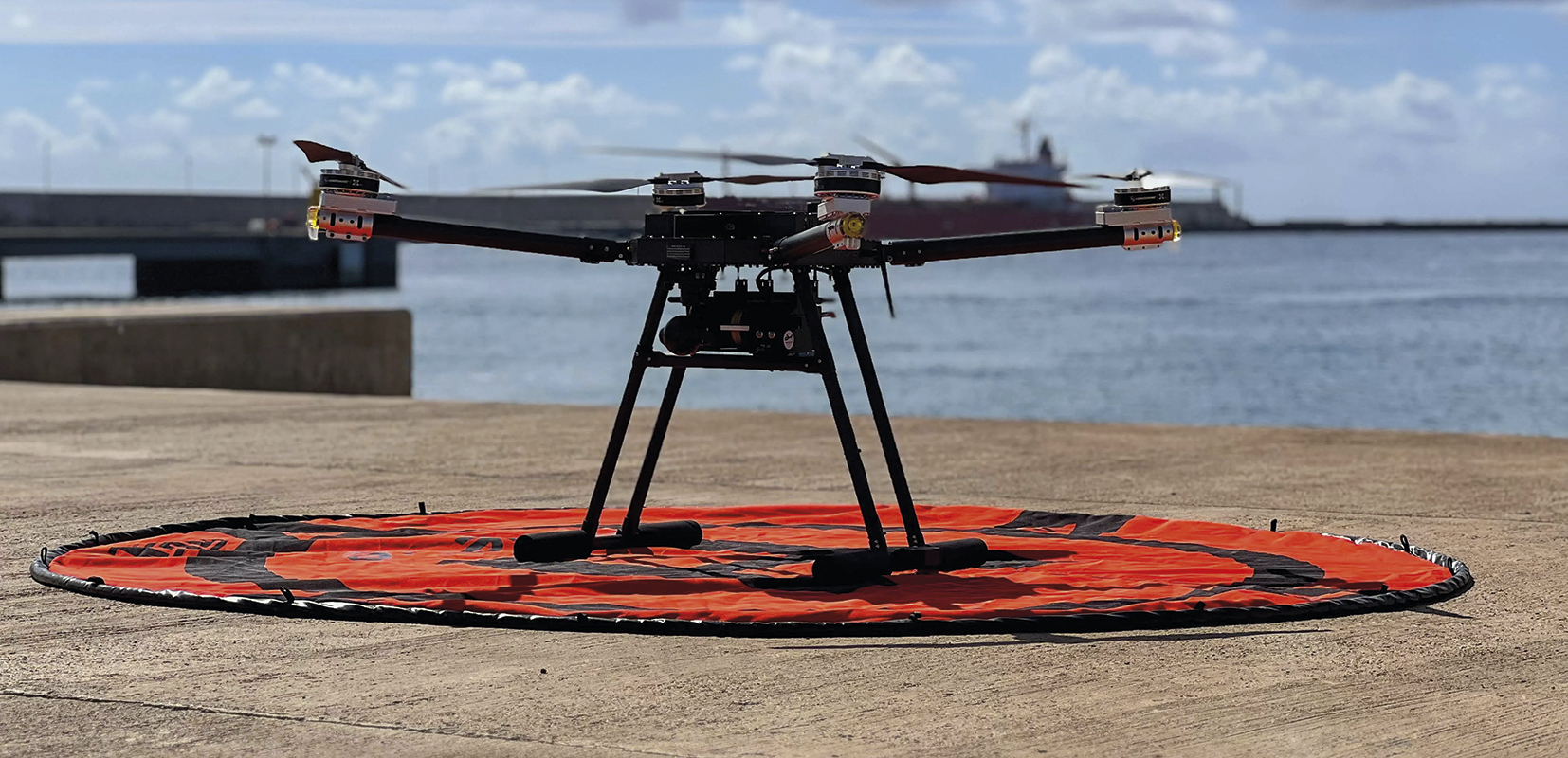 El puerto de Las Palmas es pionero en el uso de drones para el transporte.