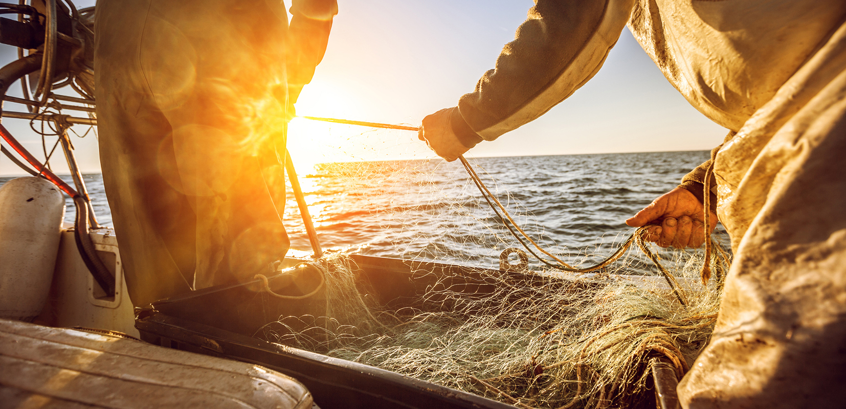 pescadores con redes 