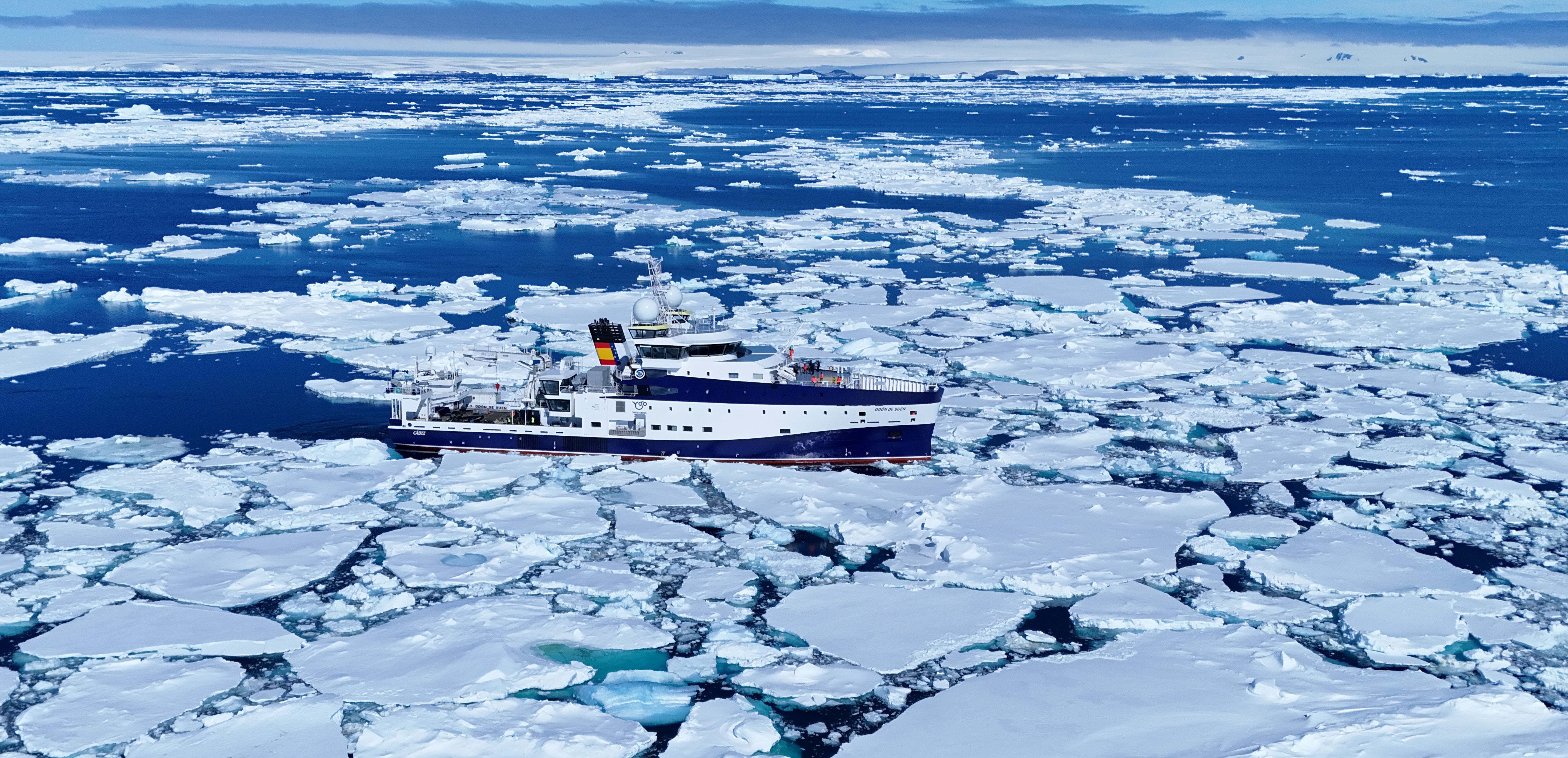 Odón de Buen atravesando una capa de hielo