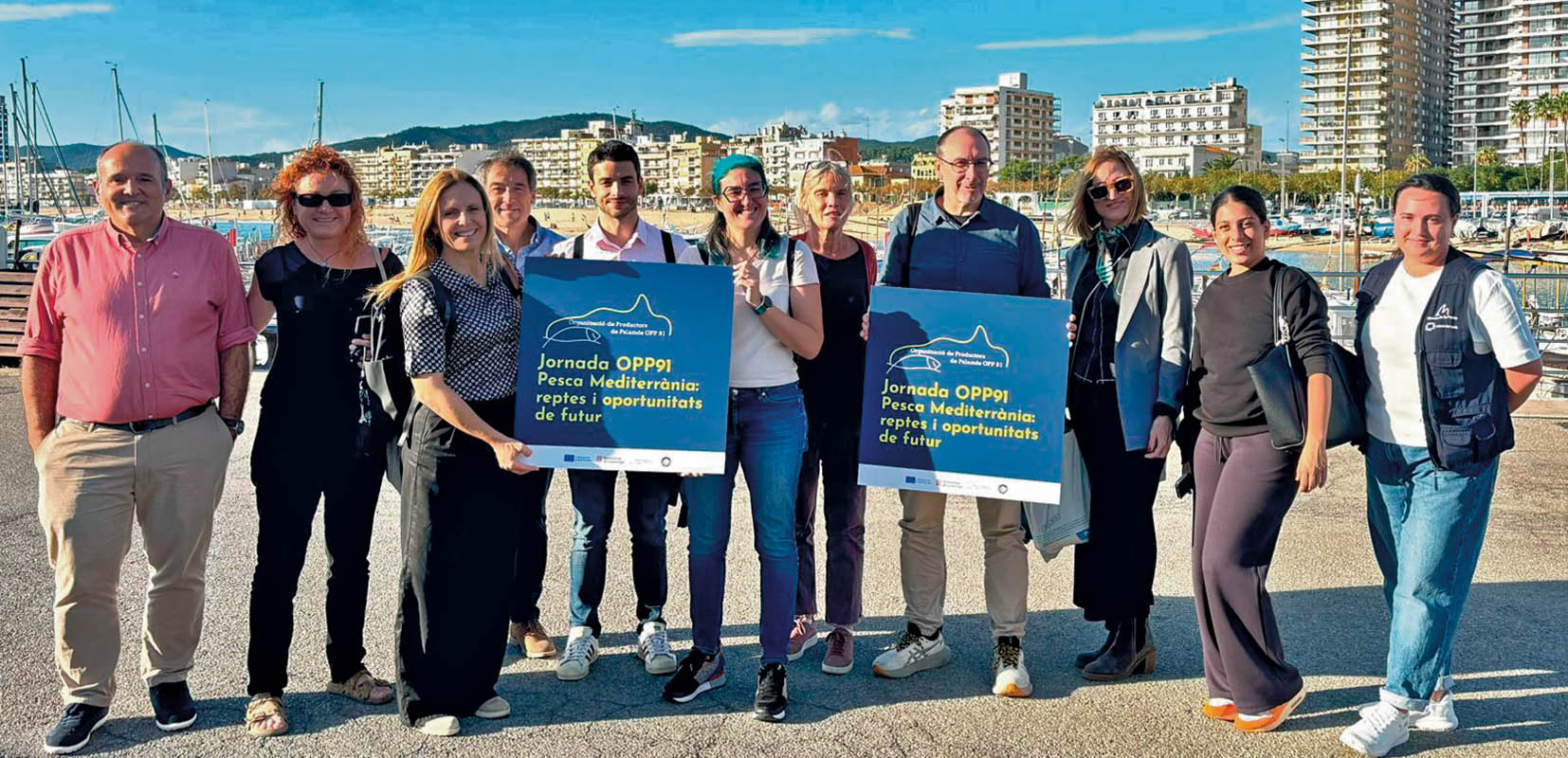 Pescadores asistentes al foro de debate de Palamós
