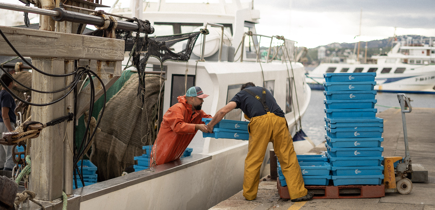 Pescadores asistentes al foro de debate de Palamós