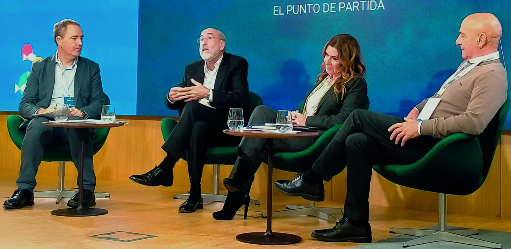 Mesa de debate en el CNP