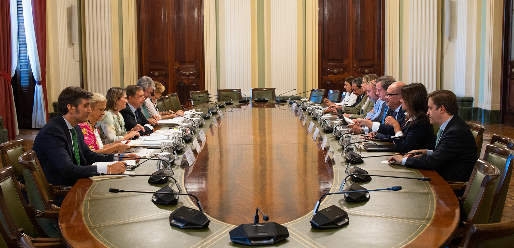reunión de representantes del MAPA y organizaciones pesqueras