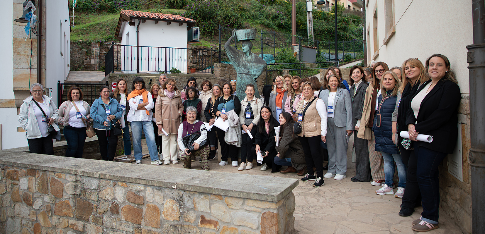 Visita de las mujeres de ANMUPESCA a Lastres