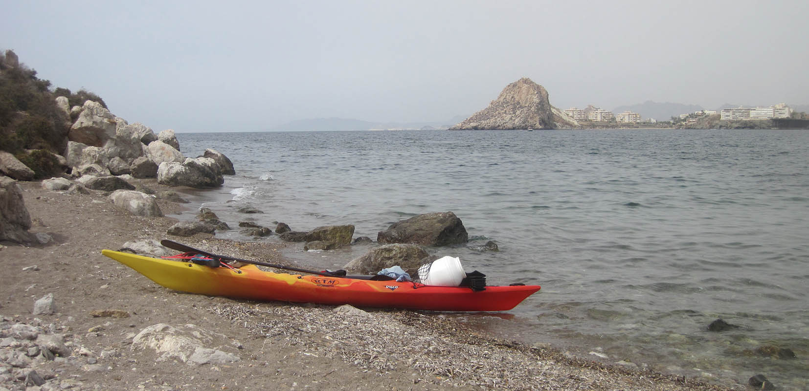 Punta del nido del cuervo desde la Isla del fraile Murcia.