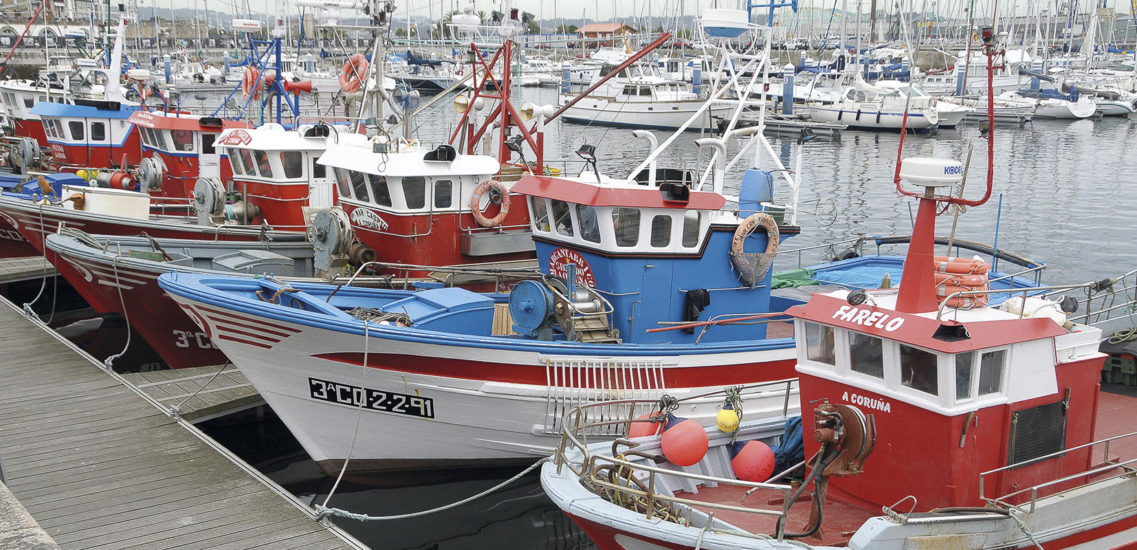 Barcos en puerto de La Coruña