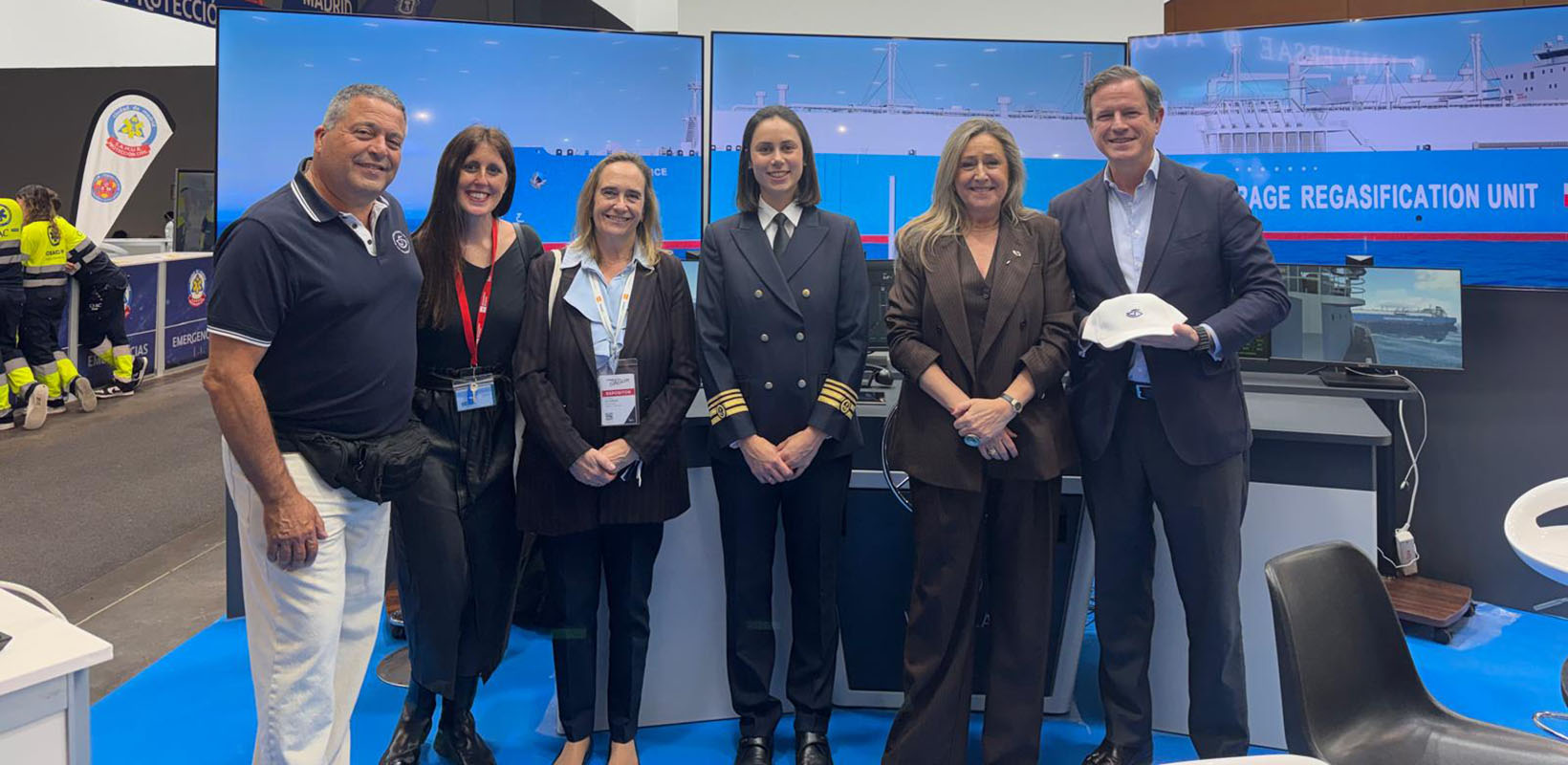 Elena Martinez en el estand del ISM en AULA 2026