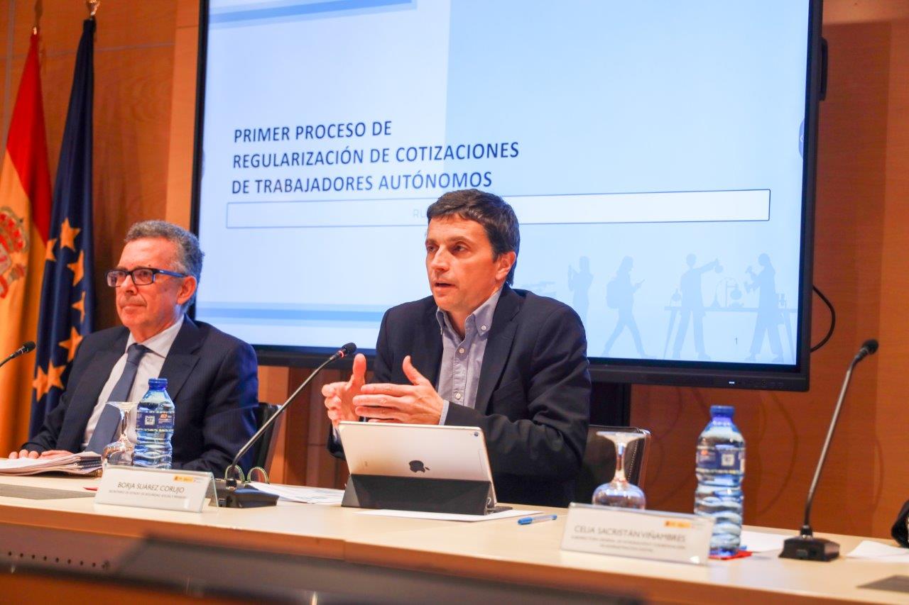 El secretario de Estado de Seguridad Social y Pensiones, Borja Suárez, durante la rueda de prensa de presentación de los datos de la primera fase de regularización de autónomos de la Seguridad Social
